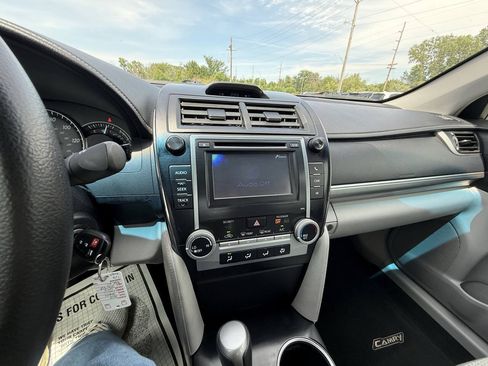 Used 2013 Toyota Camry LE FWD image 24