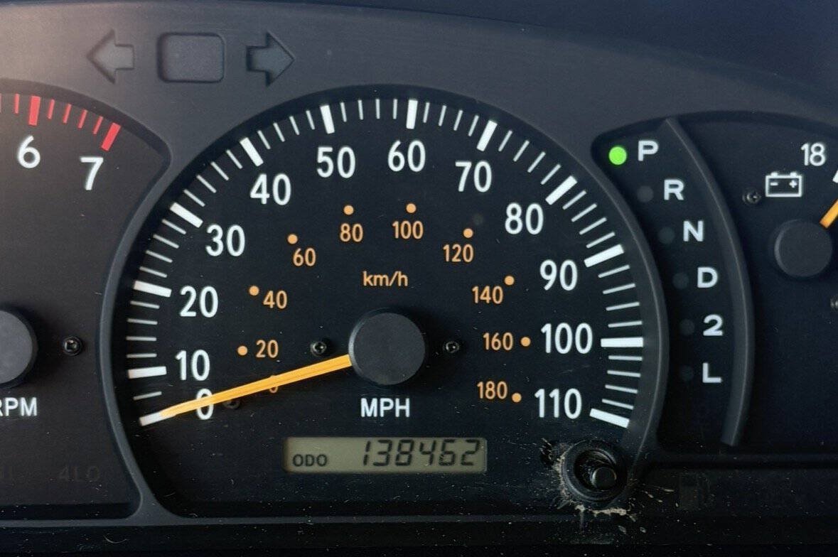 Used 2000 Toyota Tundra SR5 w/ Convenience Pkg AWD/4WD image 10
