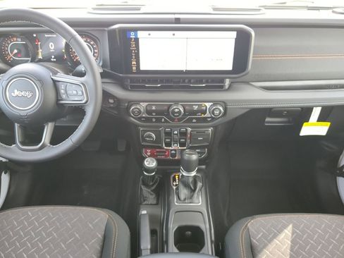 New 2025 Jeep Gladiator Mojave w/ Technology Group image 15