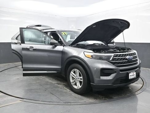 Used 2021 Ford Explorer XLT AWD/4WD image 53