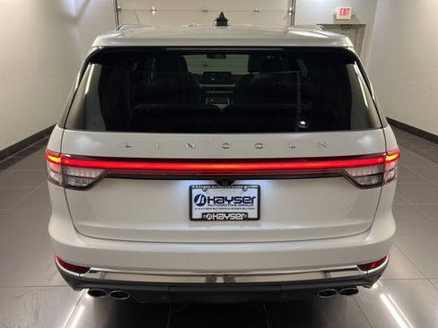 New 2026 Lincoln Aviator AWD image 5