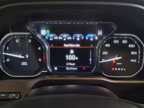 Used 2022 GMC Sierra 2500 Denali w/ Denali Black Diamond Edition AWD/4WD image 27