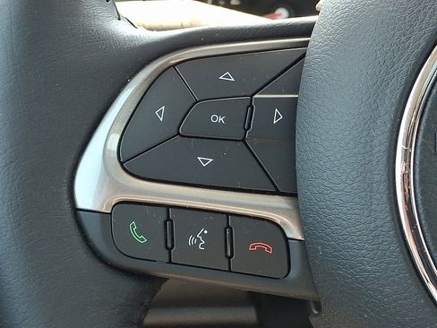 Certified 2022 Jeep Renegade Limited w/ Sun, Sound & Wheels Group image 24