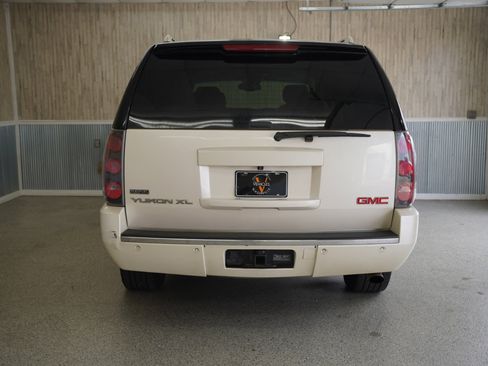 Used 2012 GMC Yukon XL Denali image 9