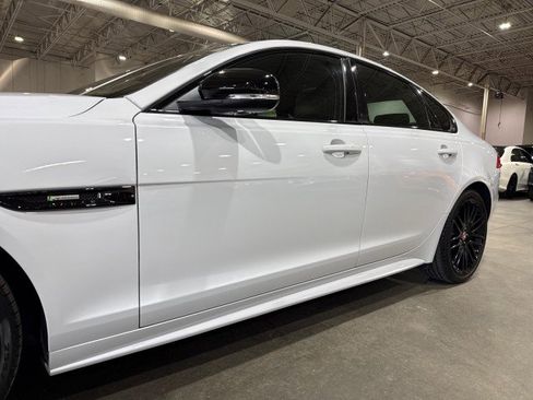 Used 2016 Jaguar XF R-Sport image 27