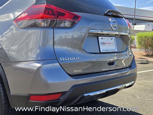 Used 2018 Nissan Rogue SV w/ Sun & Sound Touring Package AWD/4WD image 5