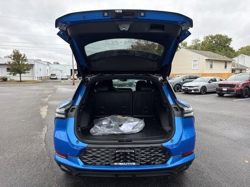 New 2025 Chevrolet Equinox EV RS image 9