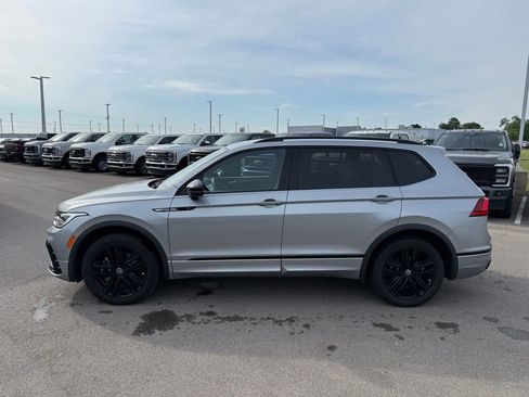 Used 2022 Volkswagen Tiguan SE R-Line FWD image 20
