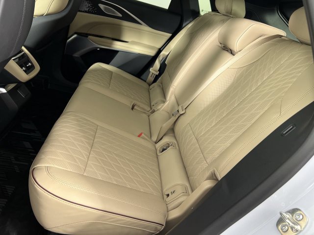 Used 2026 Cadillac Lyriq Signature Luxury w/ Nappa Leather Package AWD/4WD image 25