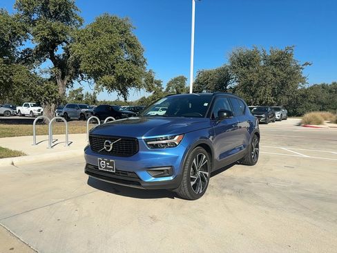 Used 2021 Volvo XC40 T5 R-Design w/ Protection Package image 2