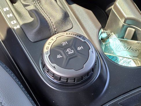 Used 2024 Ford Bronco Outer Banks image 28