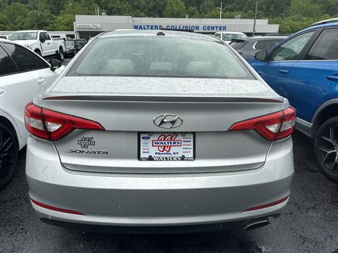 Used 2017 Hyundai Sonata SE FWD image 3