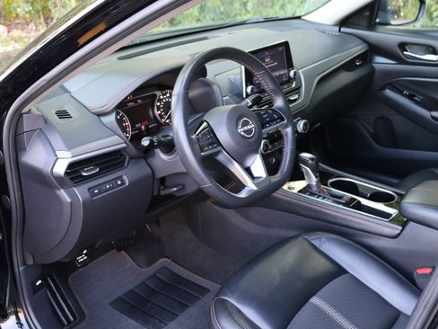 Used 2024 Nissan Altima 2.5 SR FWD image 28