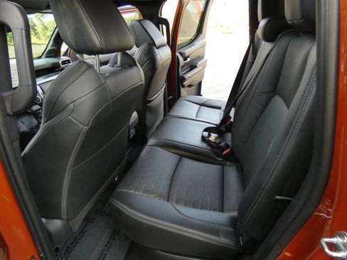 Used 2025 Toyota Tacoma TRD Off-Road w/ TRD Off Road Premium Package image 46