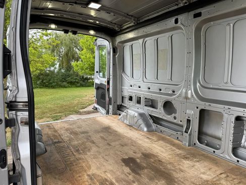 Used 2018 Ford Transit 250 148 Medium Roof RWD image 20