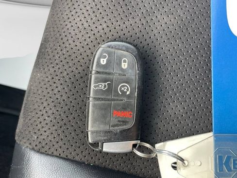 Used 2021 Jeep Grand Cherokee Laredo X AWD/4WD image 33