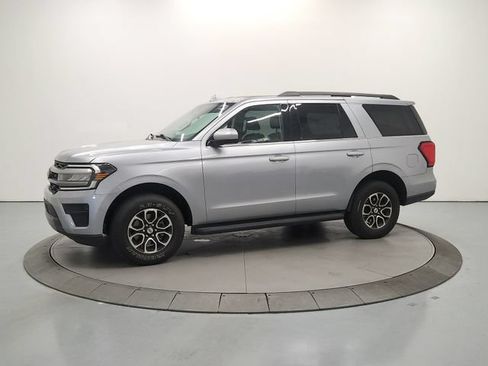 Used 2024 Ford Expedition XLT RWD image 5