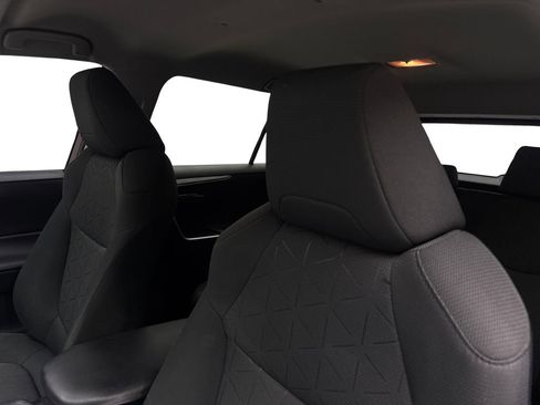 Used 2021 Toyota RAV4 XLE image 28