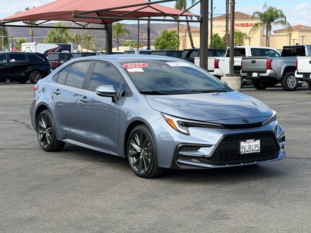 Used 2025 Toyota Corolla SE FWD image 3