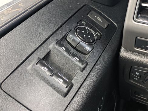 Used 2021 Ford F250 Platinum w/ FX4 Off-Road Package AWD/4WD image 31