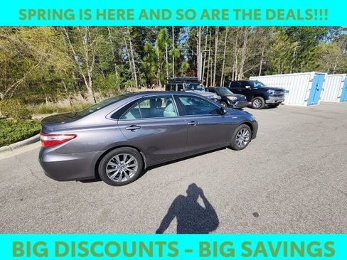 Used 2015 Toyota Camry XLE w/ Moonroof Package image 14