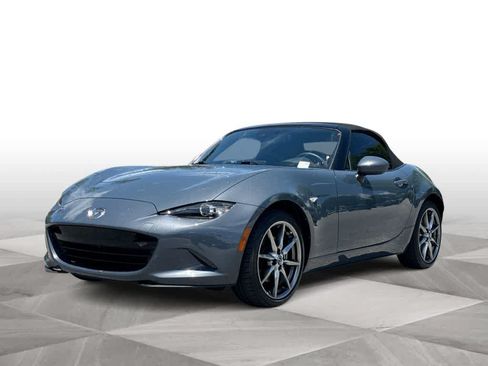 Used 2022 MAZDA MX-5 Miata Grand Touring w/ Weather Package RWD image 4