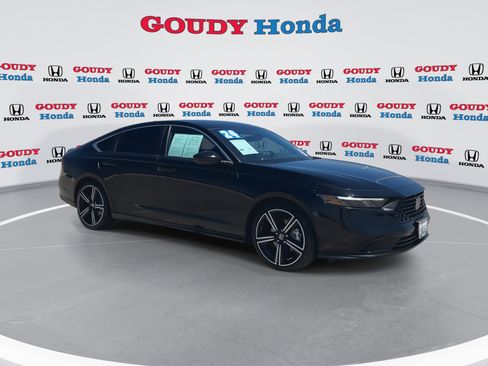 Used 2024 Honda Accord Sport image 2
