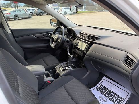 Used 2018 Nissan Rogue S image 15