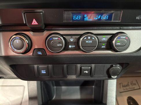Used 2022 Toyota Tacoma SR AWD/4WD image 24