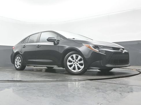 Used 2022 Toyota Corolla LE FWD image 27