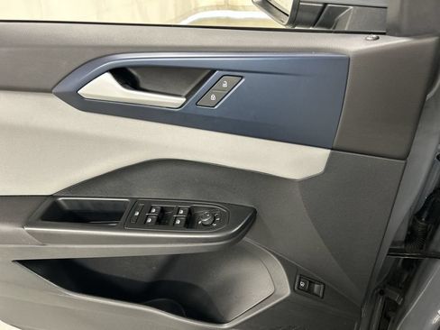 Certified 2023 Volkswagen Taos SE AWD/4WD image 11