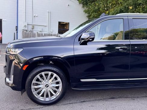 Used 2024 Cadillac Escalade ESV Premium Luxury AWD/4WD image 10