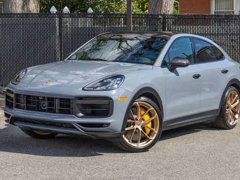 Used 2023 Porsche Cayenne Turbo GT AWD/4WD image 11
