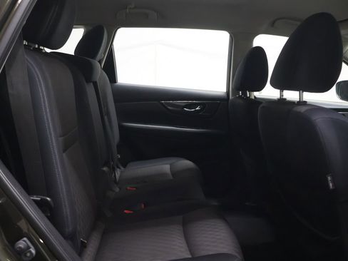 Used 2017 Nissan Rogue S image 12