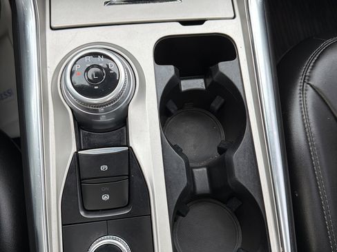 Certified 2022 Ford Explorer XLT w/ Equipment Group 202A image 23