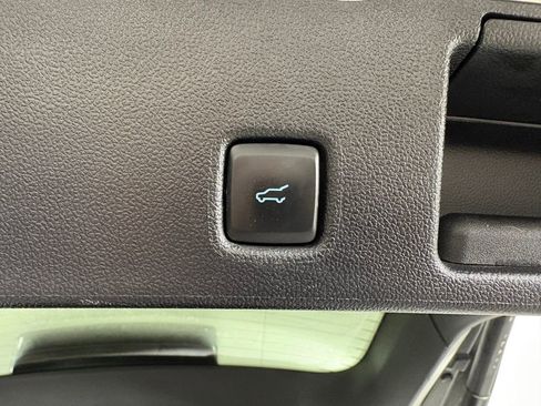 Certified 2022 Ford Escape SEL w/ SEL Stealth AWD Package image 32