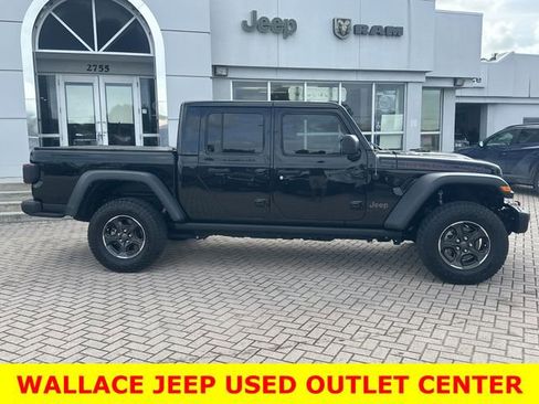 Used 2022 Jeep Gladiator Rubicon w/ LED Lighting Group AWD/4WD image 5
