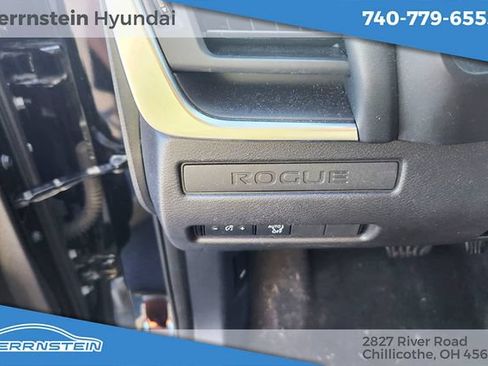 Used 2024 Nissan Rogue S AWD/4WD image 10