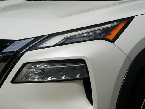 Certified 2023 Nissan Rogue SV w/ SV Premium B Package AWD/4WD image 16