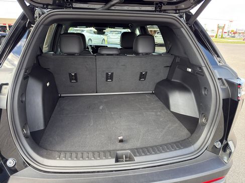 Used 2025 Chevrolet Equinox LT w/ Convenience Package II image 7