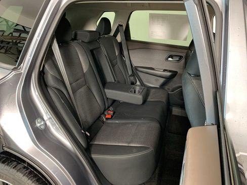 Used 2023 Nissan Rogue SV image 35