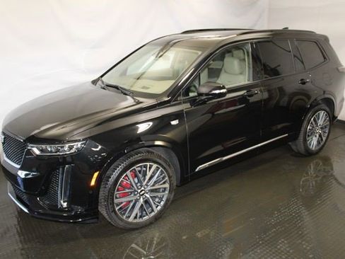 Certified 2025 Cadillac XT6 Sport w/ Platinum Package AWD/4WD image 2