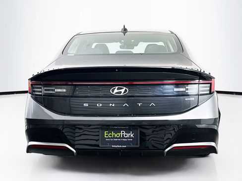 Used 2025 Hyundai Sonata SEL FWD image 7