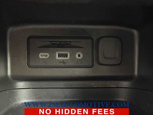 Used 2023 Chevrolet Equinox RS w/ RS Leather Package image 40