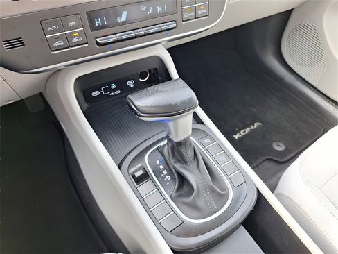 Used 2024 Hyundai Kona SEL image 13