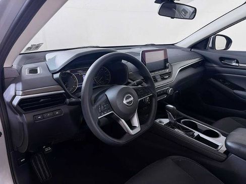 Certified 2023 Nissan Altima 2.5 SV FWD image 7