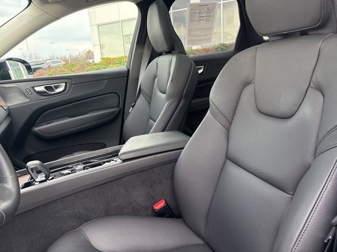 Certified 2023 Volvo XC60 B5 Plus w/ Climate Package image 18