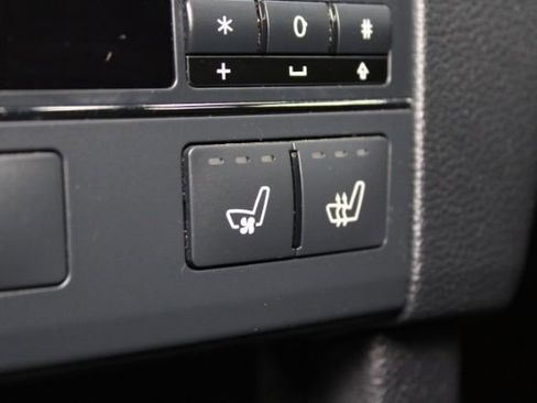 Used 2010 Mercedes-Benz E 550 Sedan w/ Premium 1 Pkg image 20