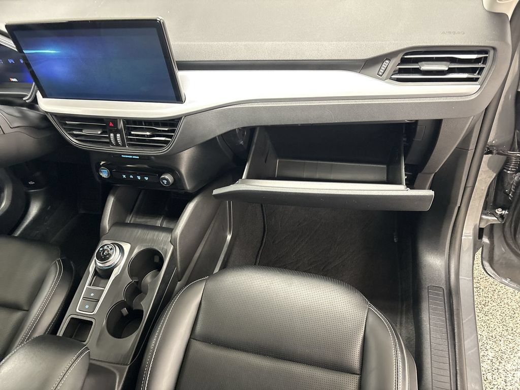 Used 2025 Ford Escape Platinum AWD/4WD image 19