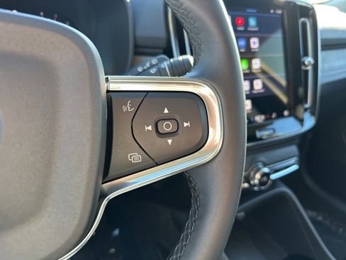 Certified 2025 Volvo XC40 B5 Plus image 27
